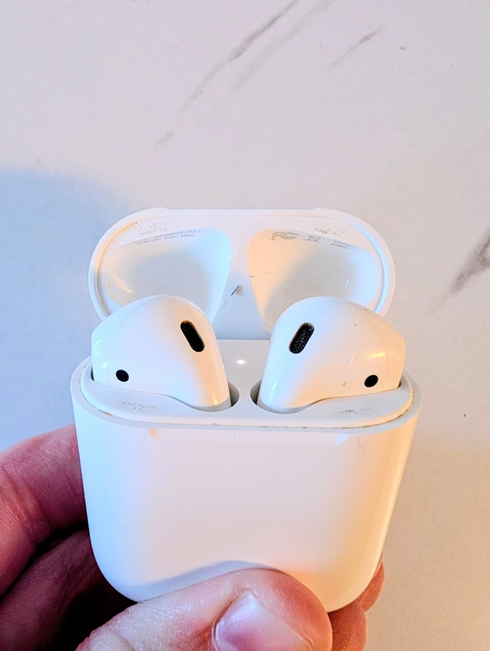 Apple Airpods (2nd Gen)